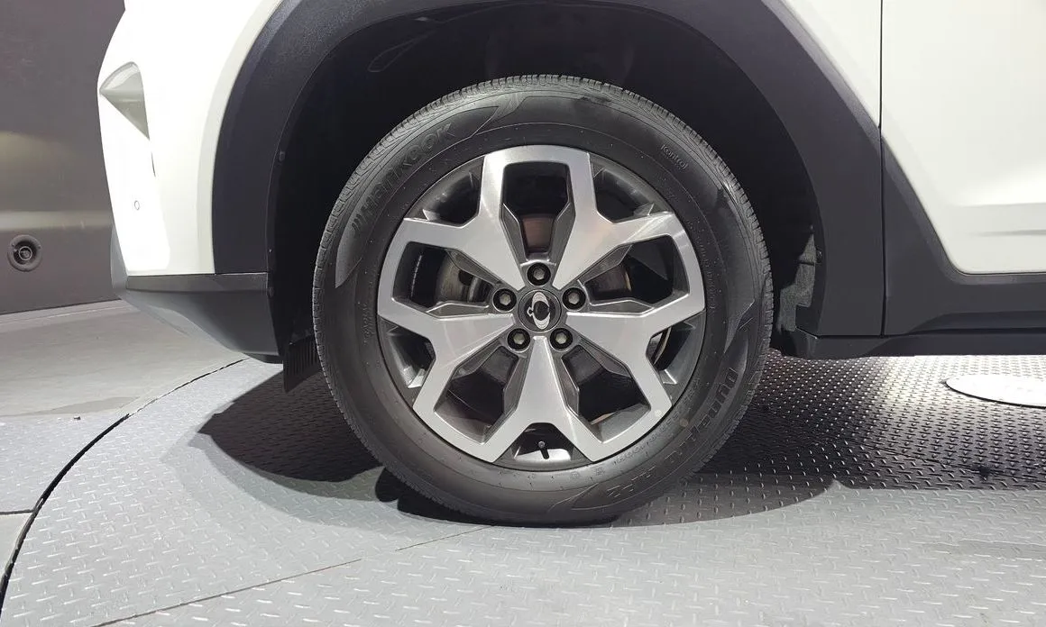 KG Mobility (Ssangyong) Torres — фото 4