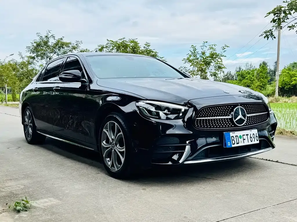 Mercedes-Benz E-Class — фото 9