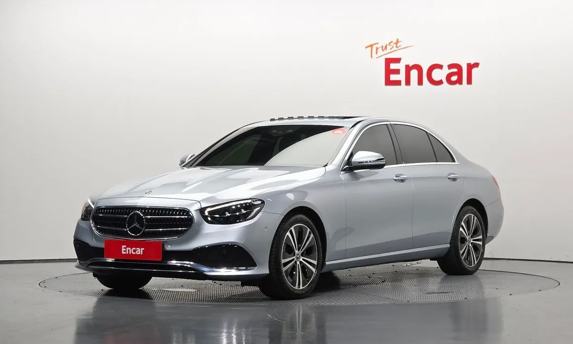 Mercedes-Benz E-Class — фото 1