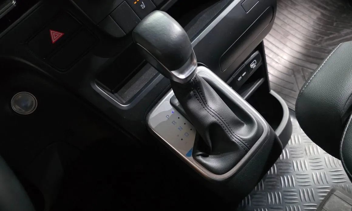 Hyundai Staria — фото 2