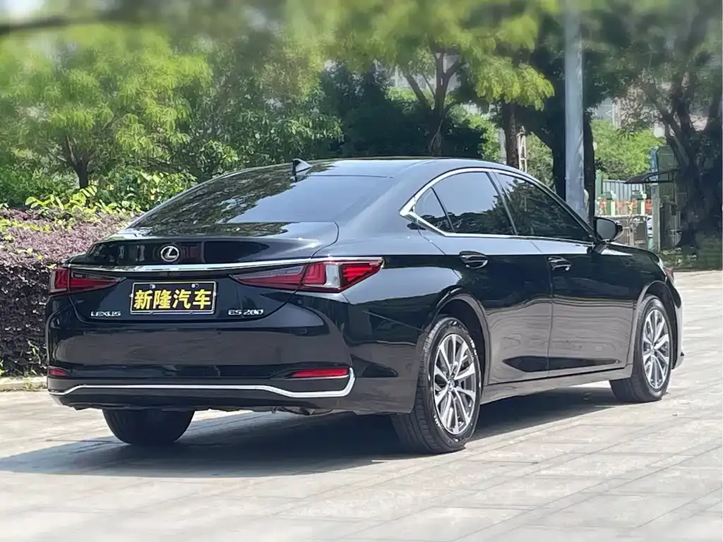 Lexus ES — фото 7