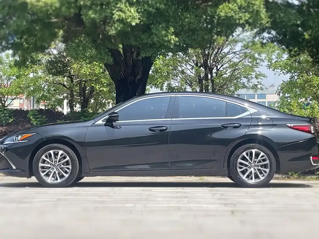 Lexus ES — фото 4