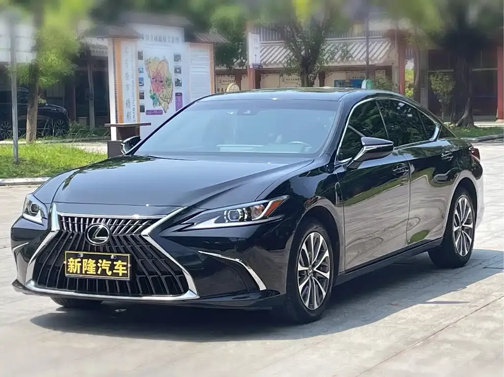 Lexus ES — фото 8