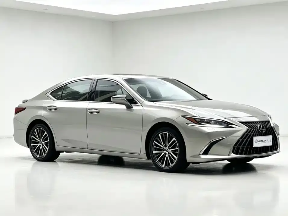 Lexus ES — фото 5