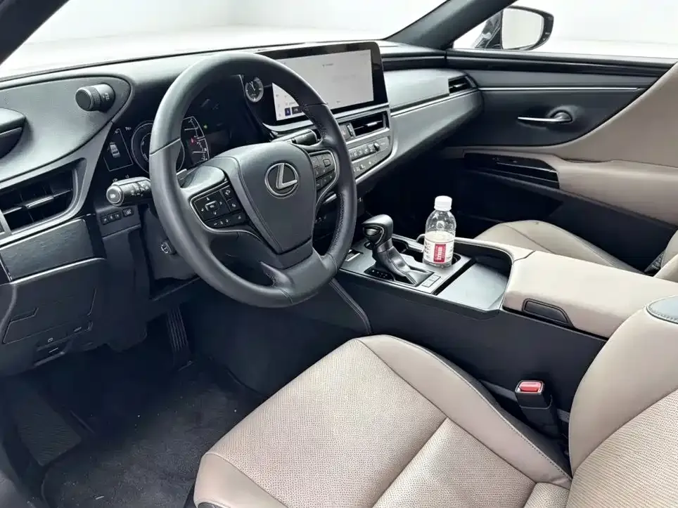 Lexus ES — фото 4