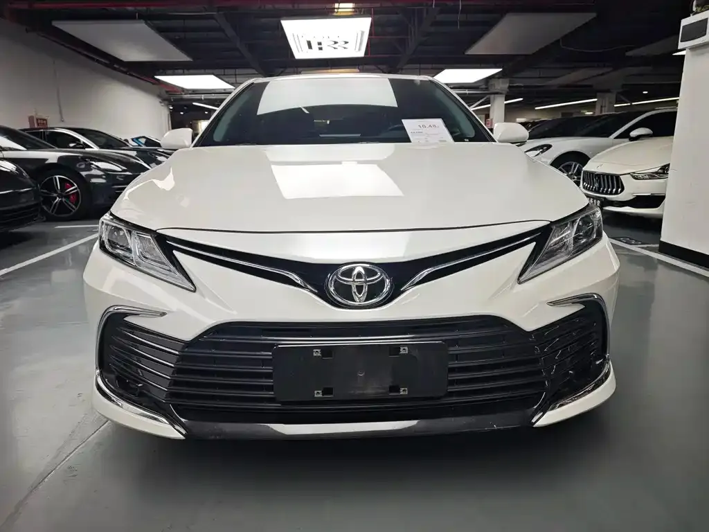 Toyota Camry — фото 6