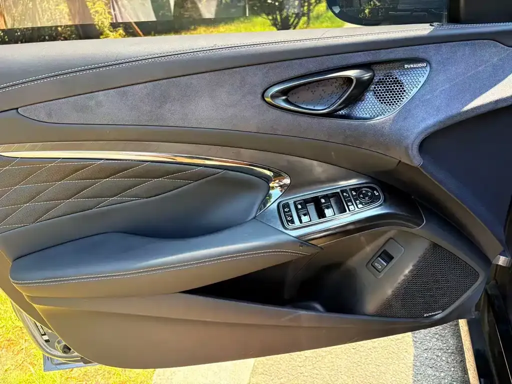 BYD Seal — фото 2