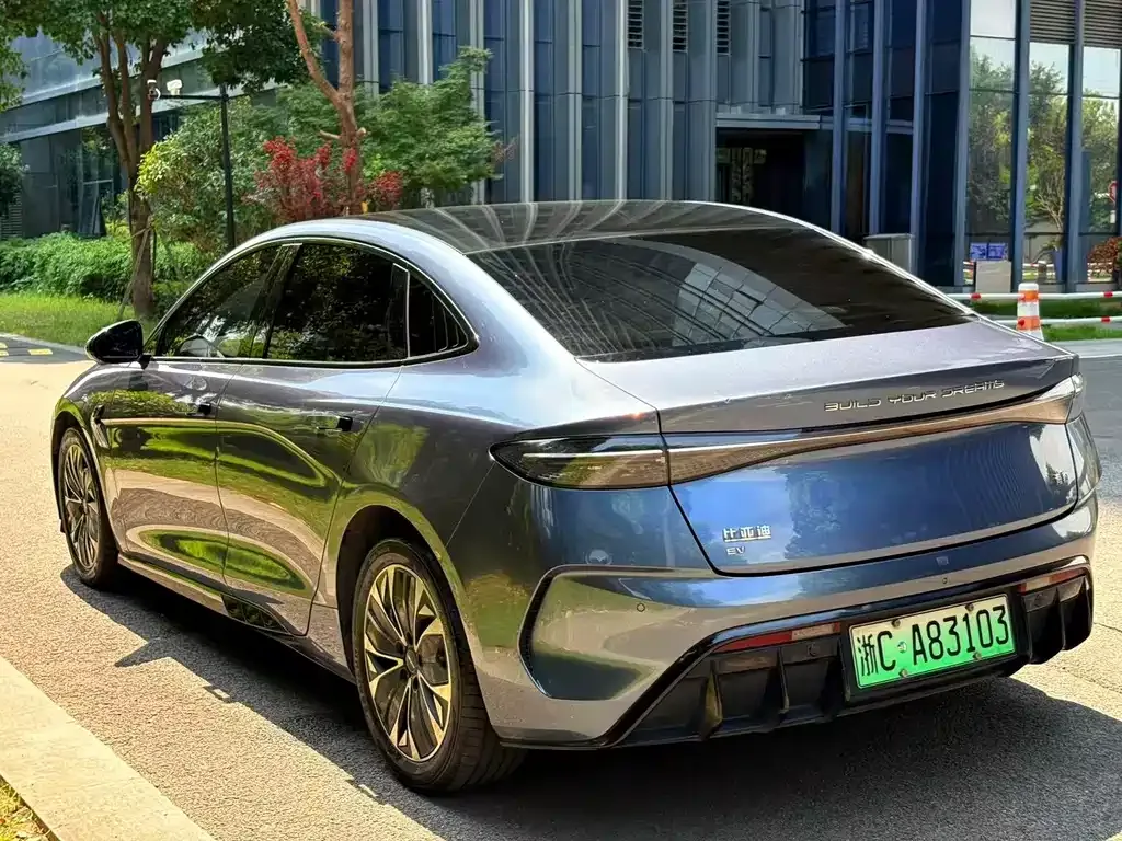 BYD Seal — фото 10