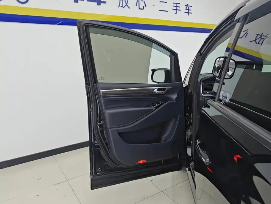 GAC Motor Trumpchi M8 — фото 10