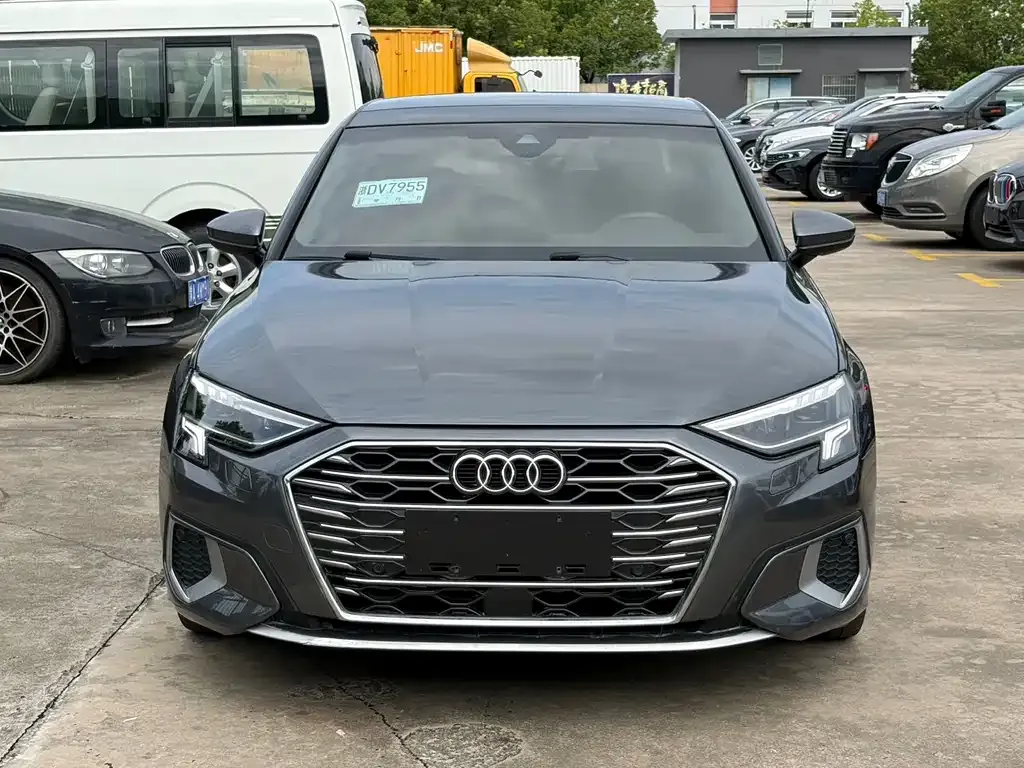 Audi A3 — фото 1