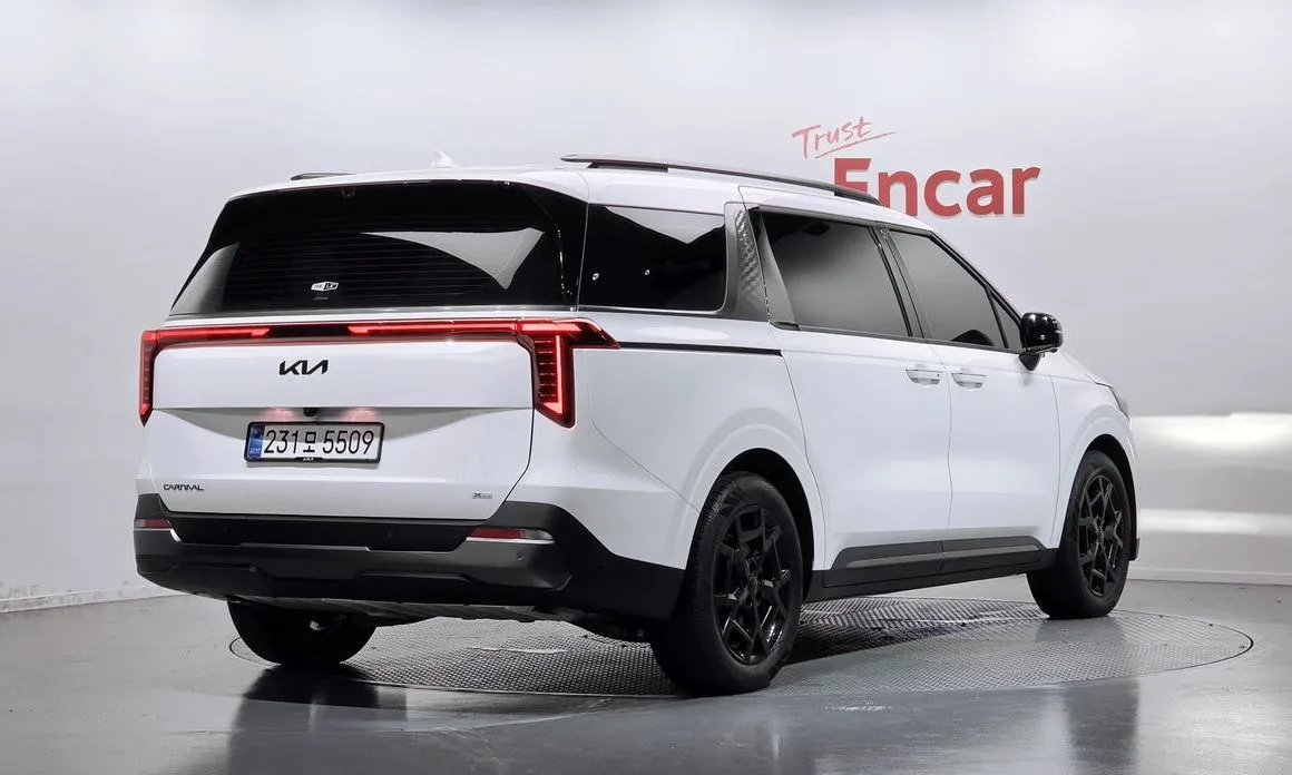 Kia Carnival — фото 10