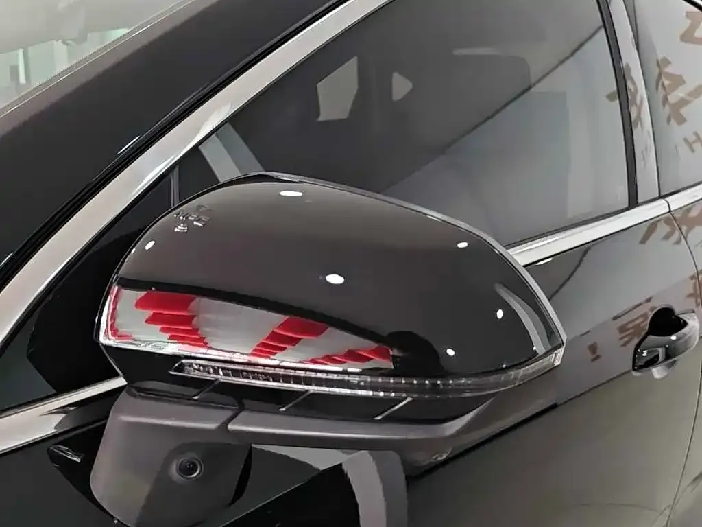 BYD Seal 05 DM-i — фото 10