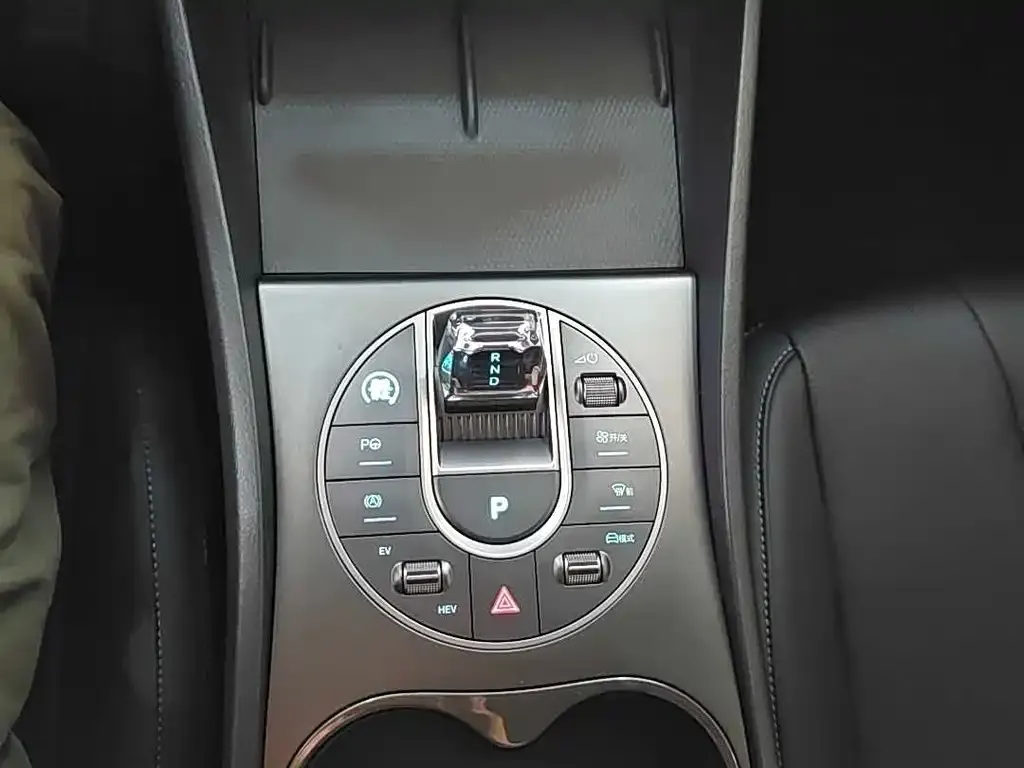 BYD Seal 05 DM-i — фото 4