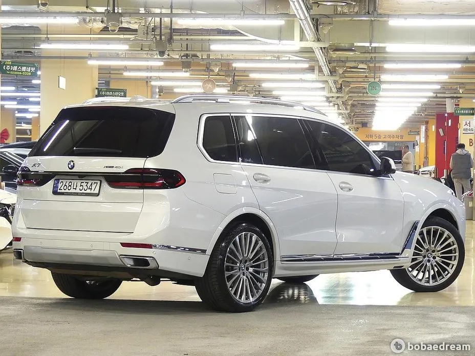 BMW X7 — фото 2