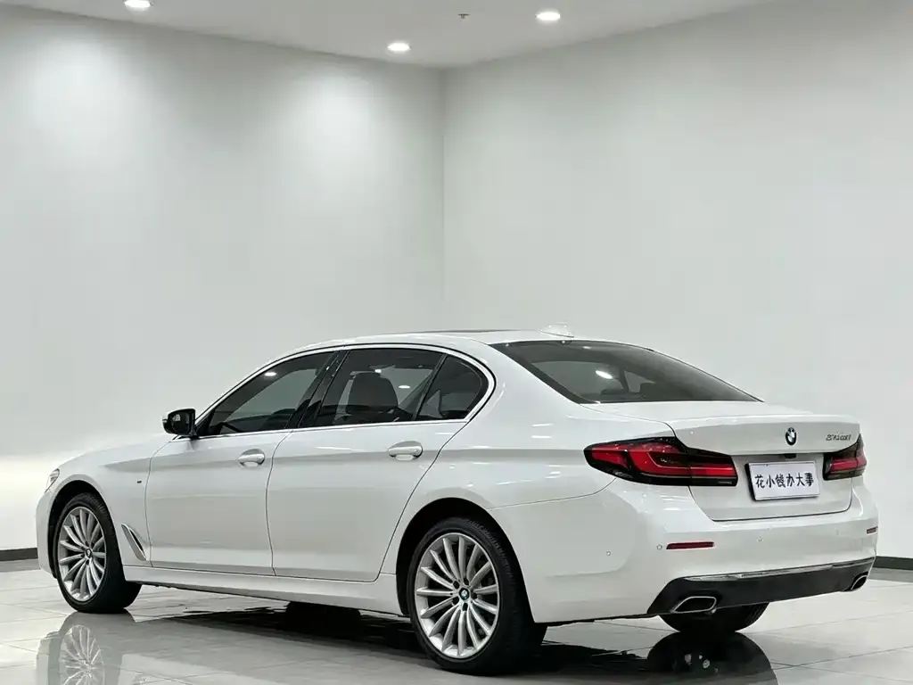 BMW 5 Series — фото 4