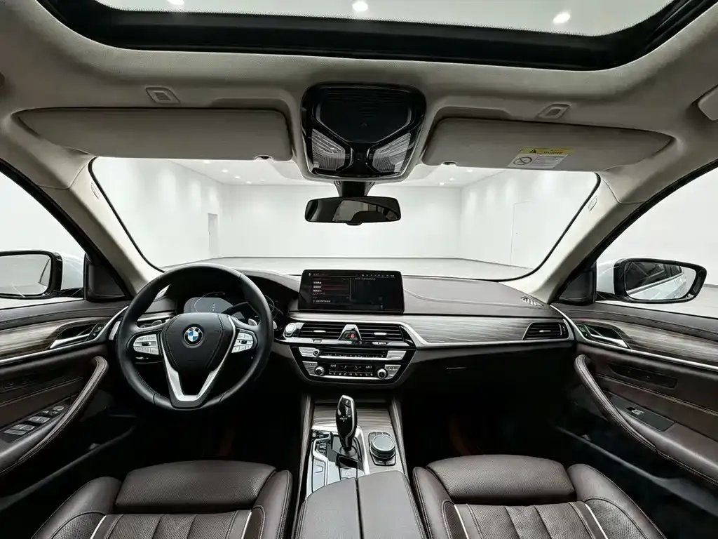 BMW 5 Series — фото 2