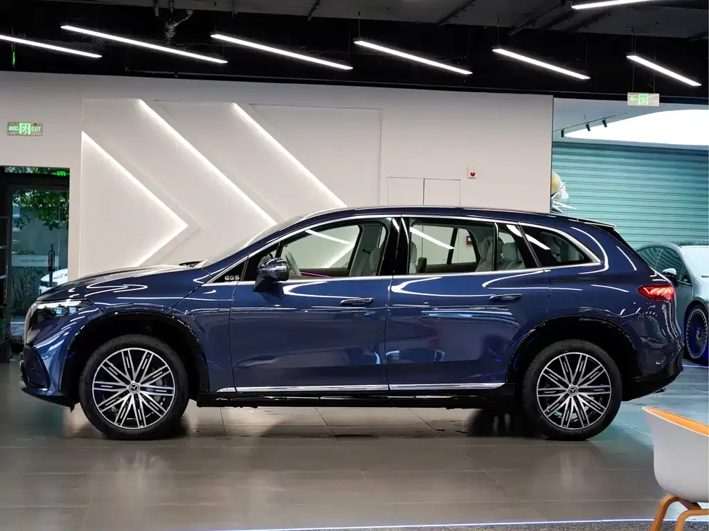 Mercedes-Benz EQS SUV — фото 3