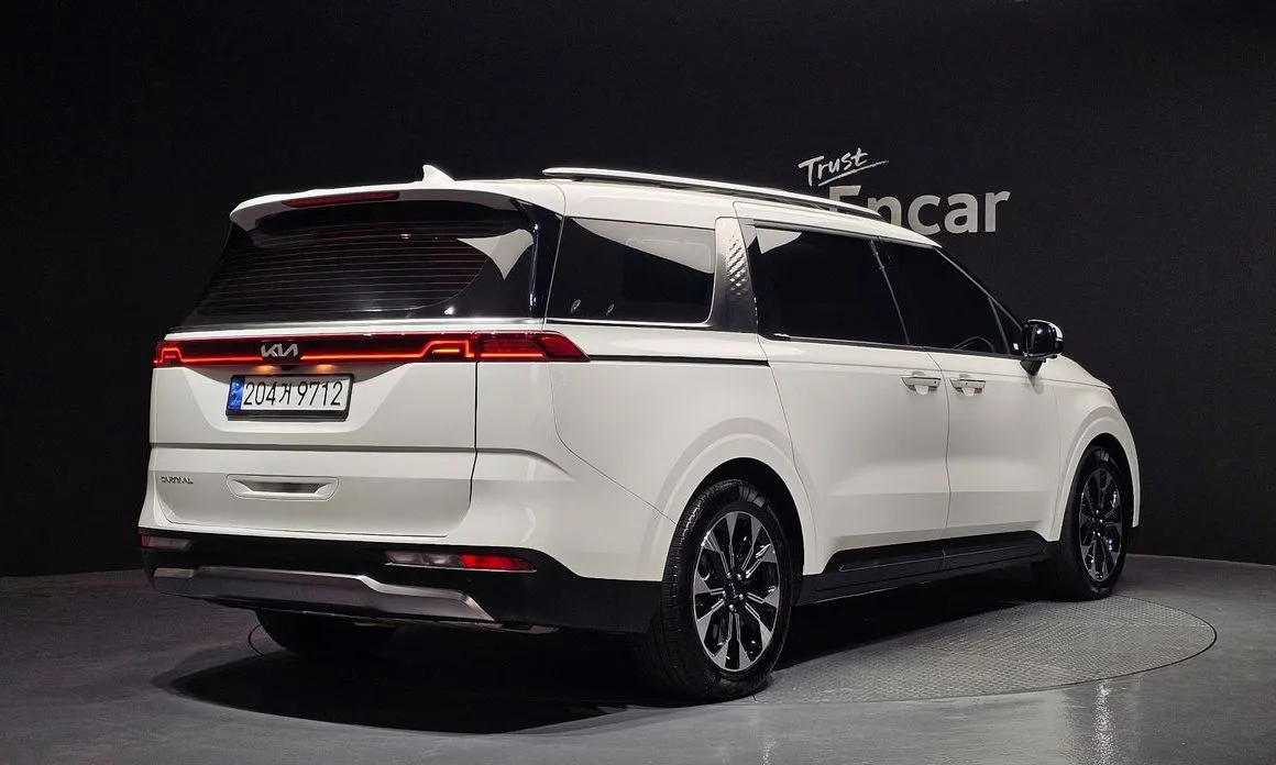 Kia Carnival — фото 7