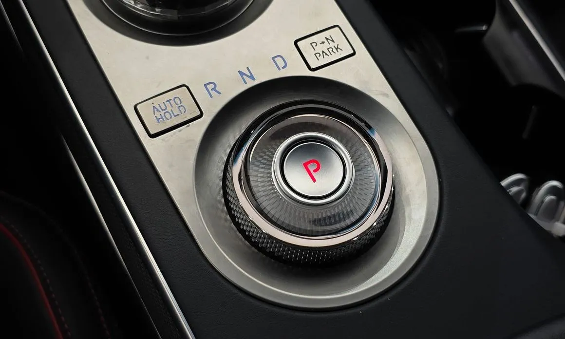 Genesis GV70 — фото 2