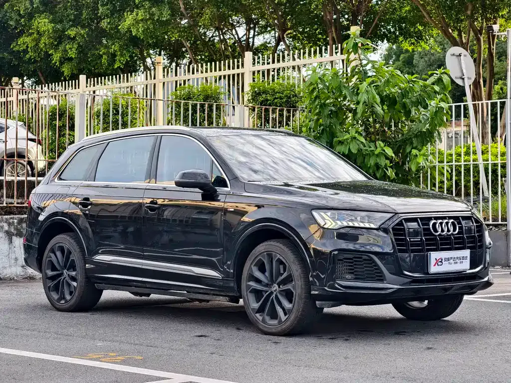 Audi Q7 — фото 8