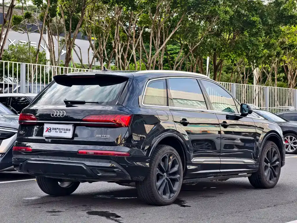 Audi Q7 — фото 2