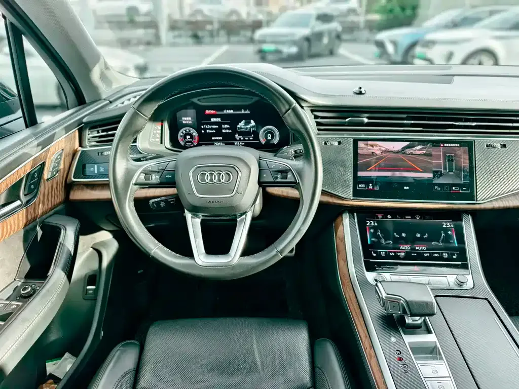 Audi Q7 — фото 6