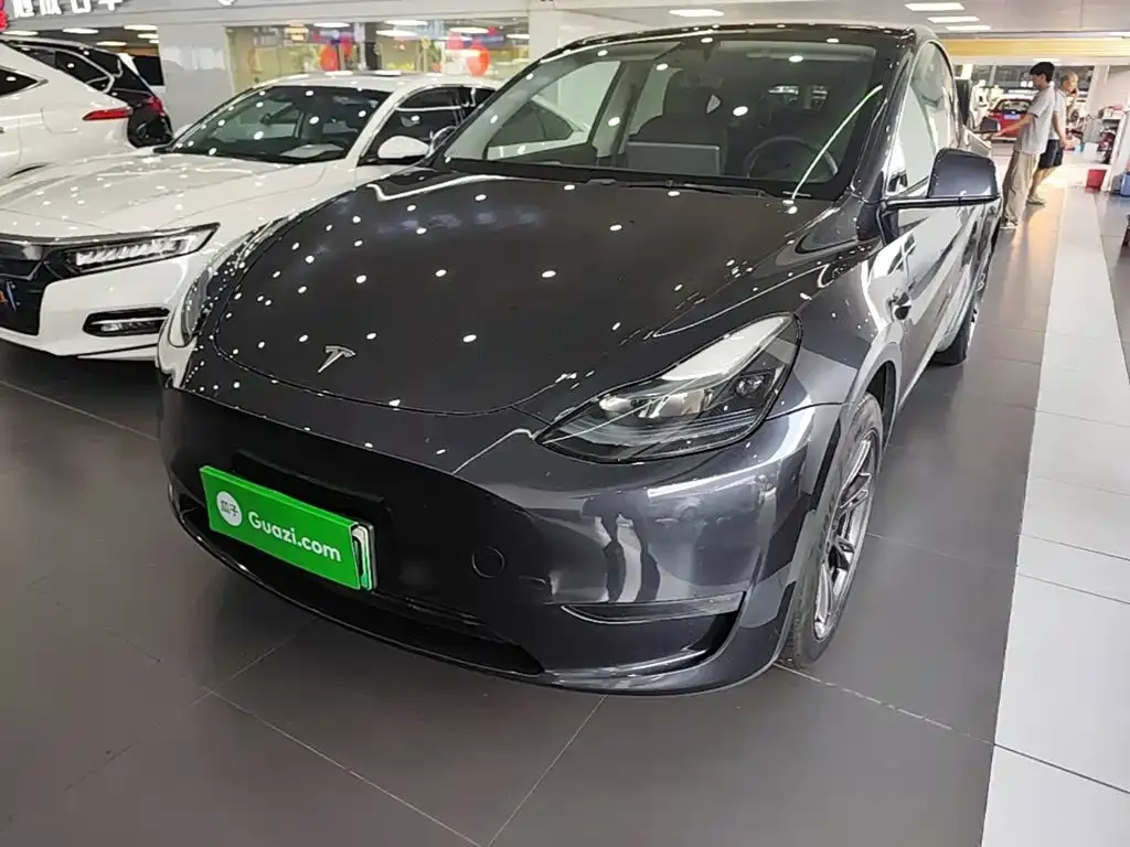 Tesla Model Y — фото 9
