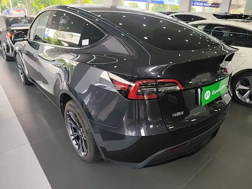 Tesla Model Y — фото 7