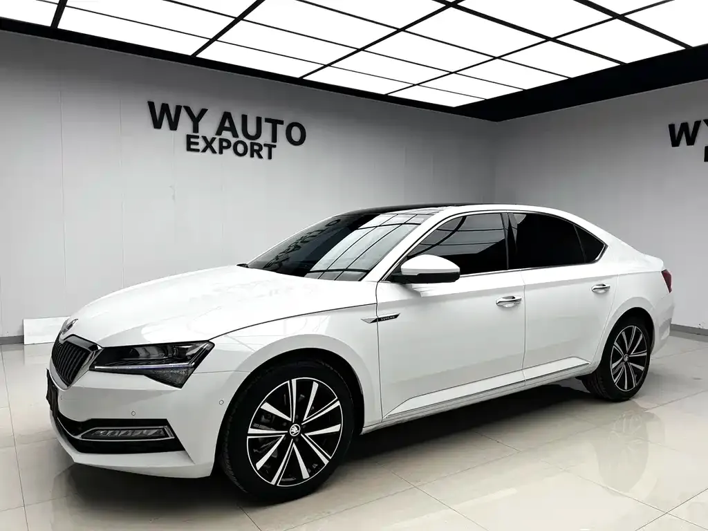 Skoda Superb — фото 1