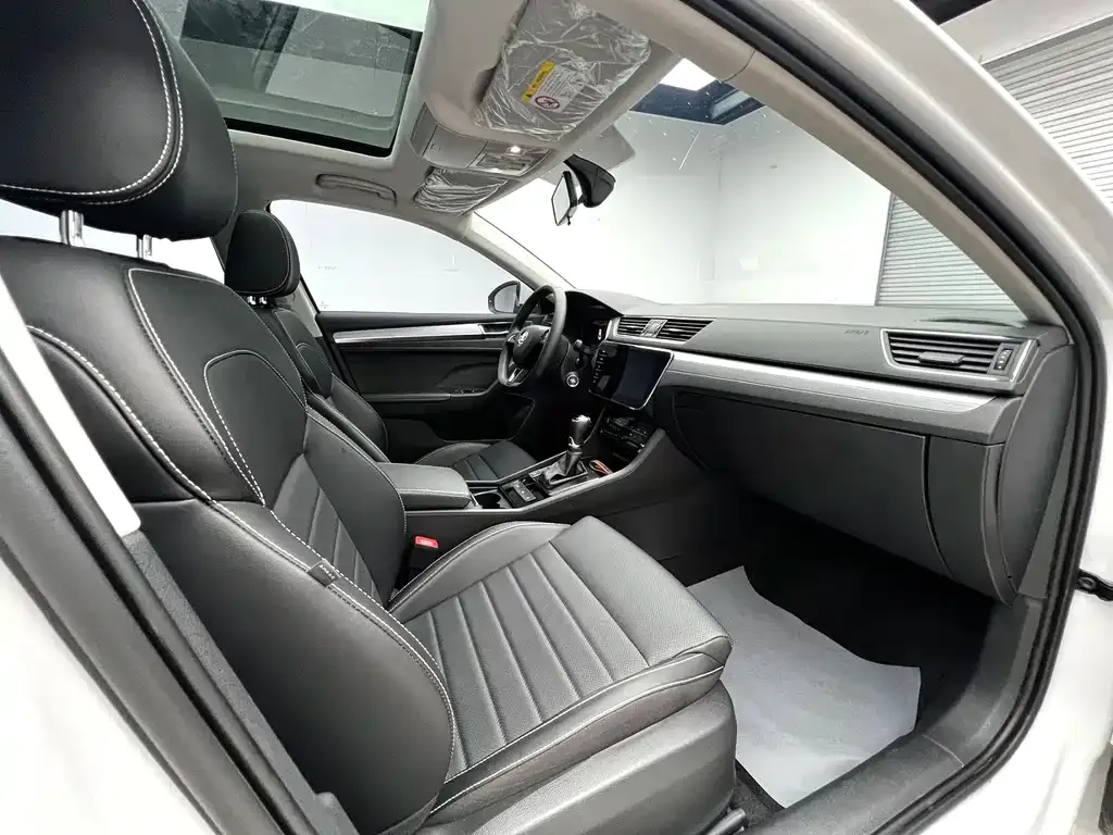 Skoda Superb — фото 3