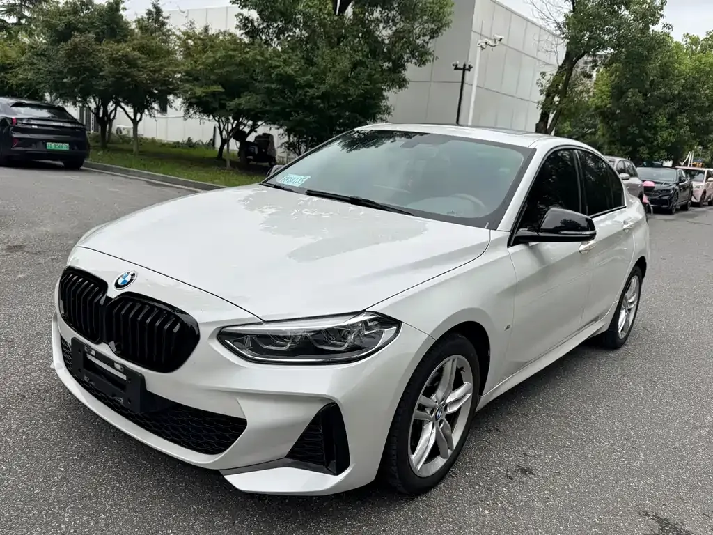 BMW 1 Series — фото 1