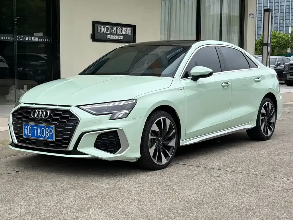 Audi A3 — фото 1