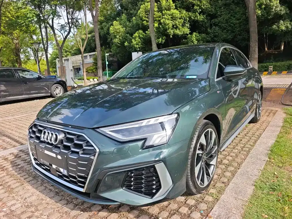 Audi A3 — фото 1