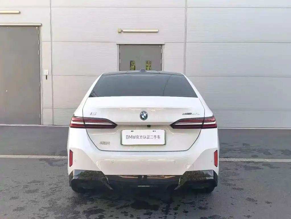 BMW i5 — фото 3