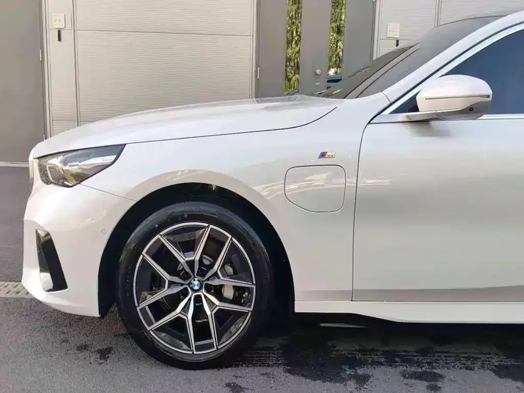 BMW i5 — фото 10