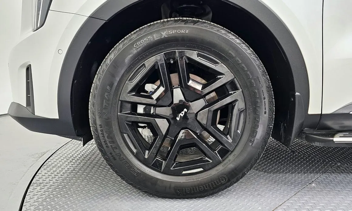 Kia Sorento — фото 7