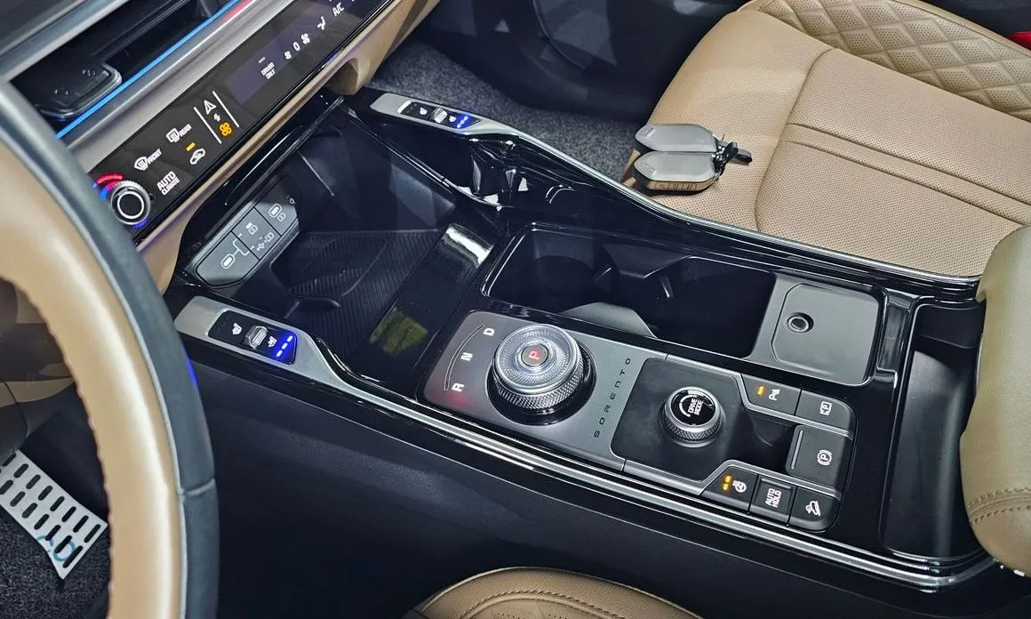 Kia Sorento — фото 8