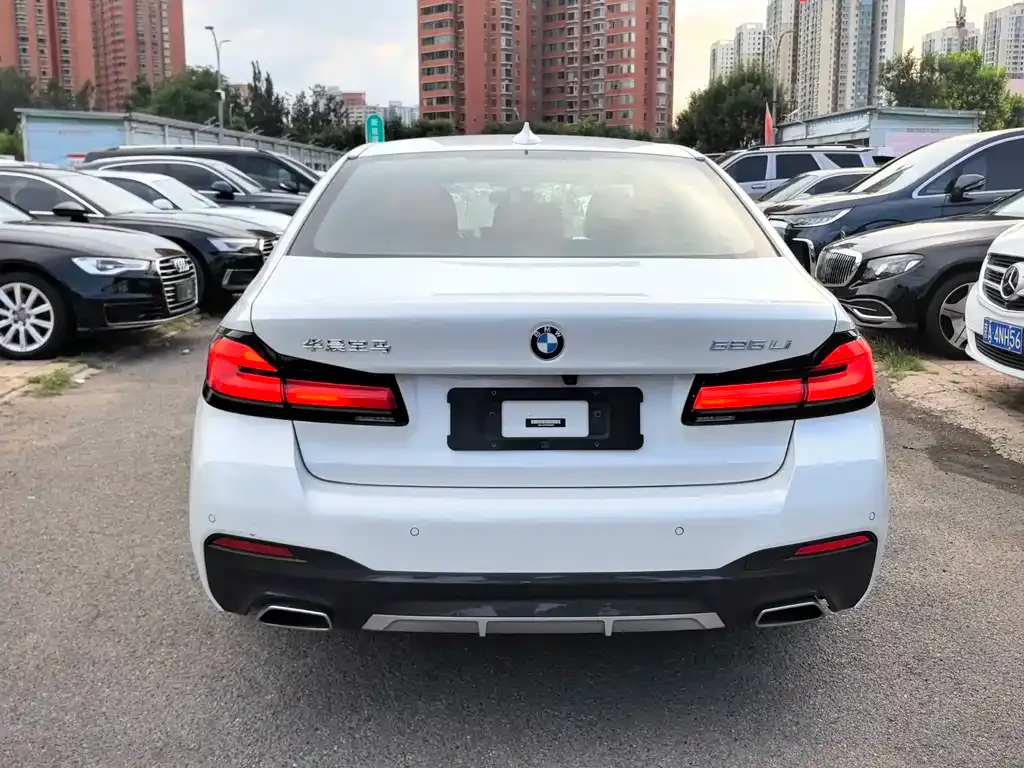 BMW 5 Series — фото 2