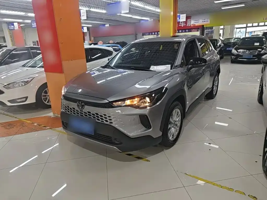 Toyota Corolla Cross — фото 1