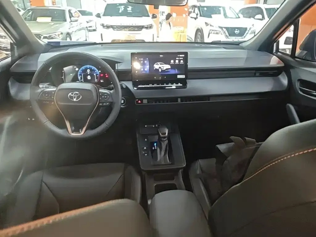 Toyota Corolla Cross — фото 2