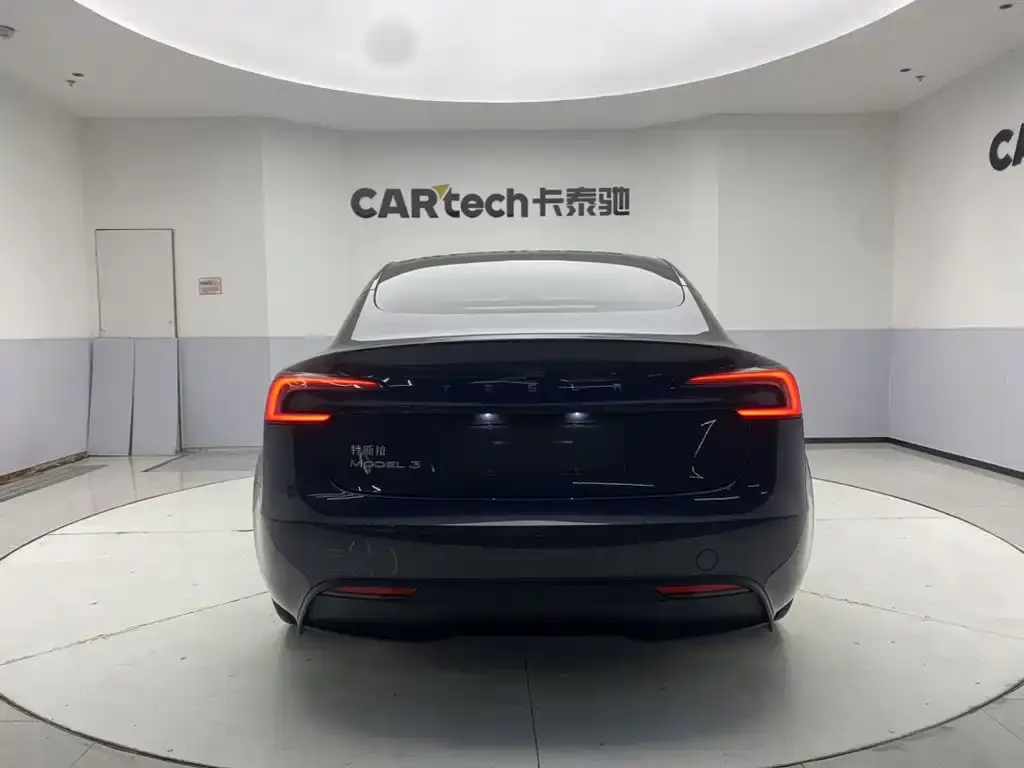 Tesla Model 3 — фото 2