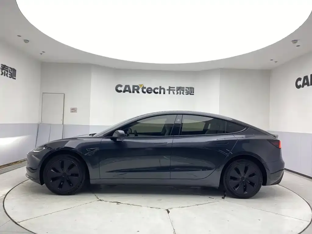 Tesla Model 3 — фото 6