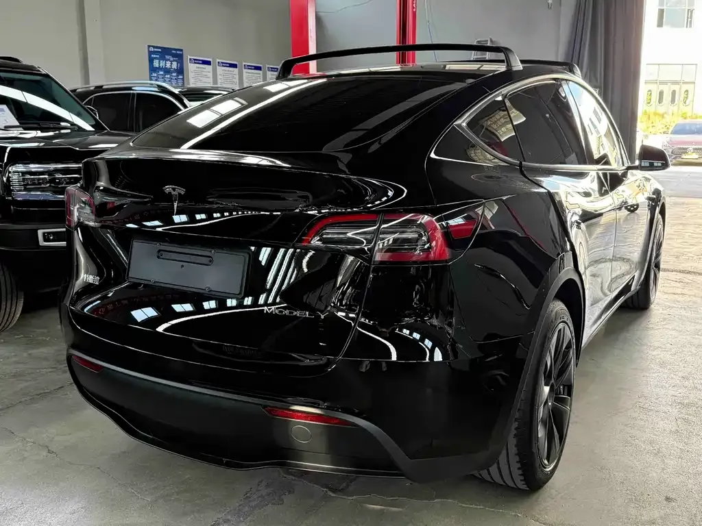 Tesla Model Y — фото 5