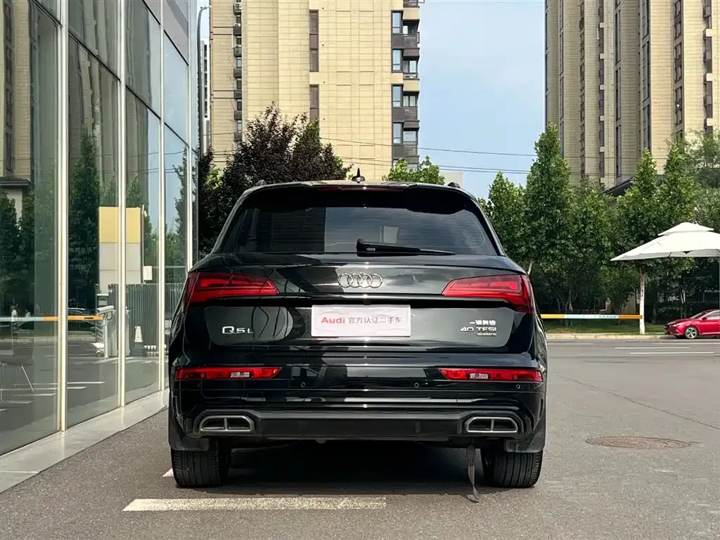 Audi Q5L — фото 5