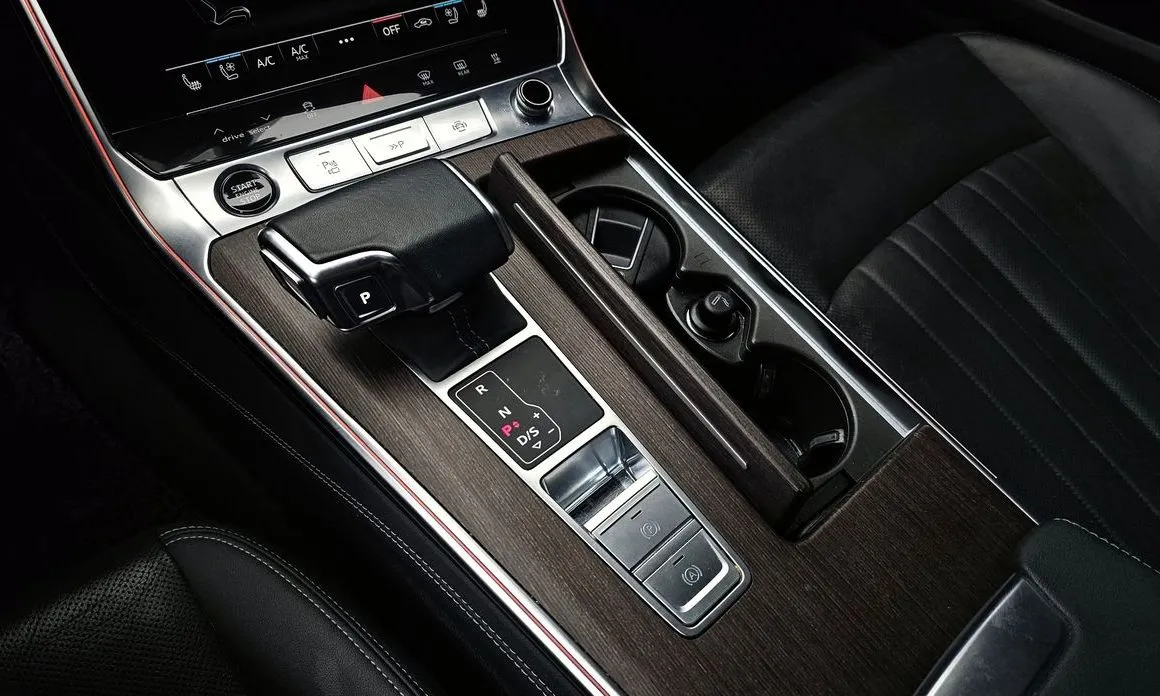 Audi A6 — фото 8