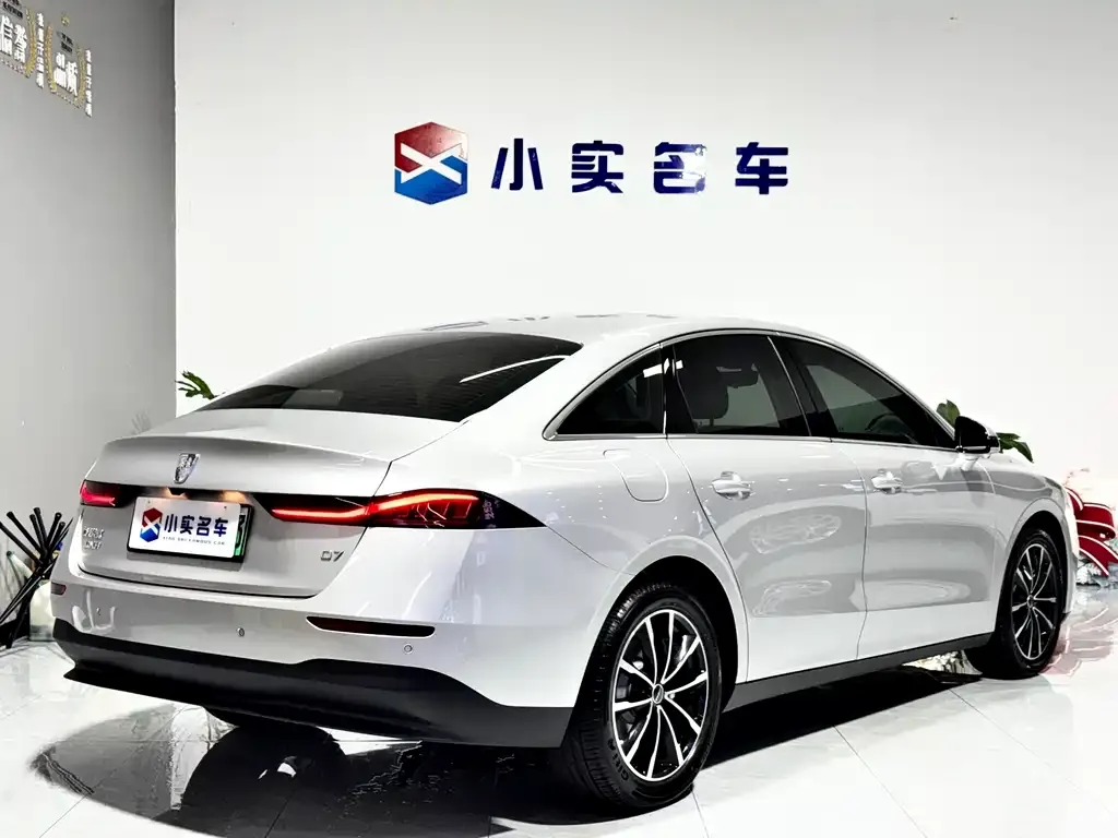 Roewe D7 — фото 8