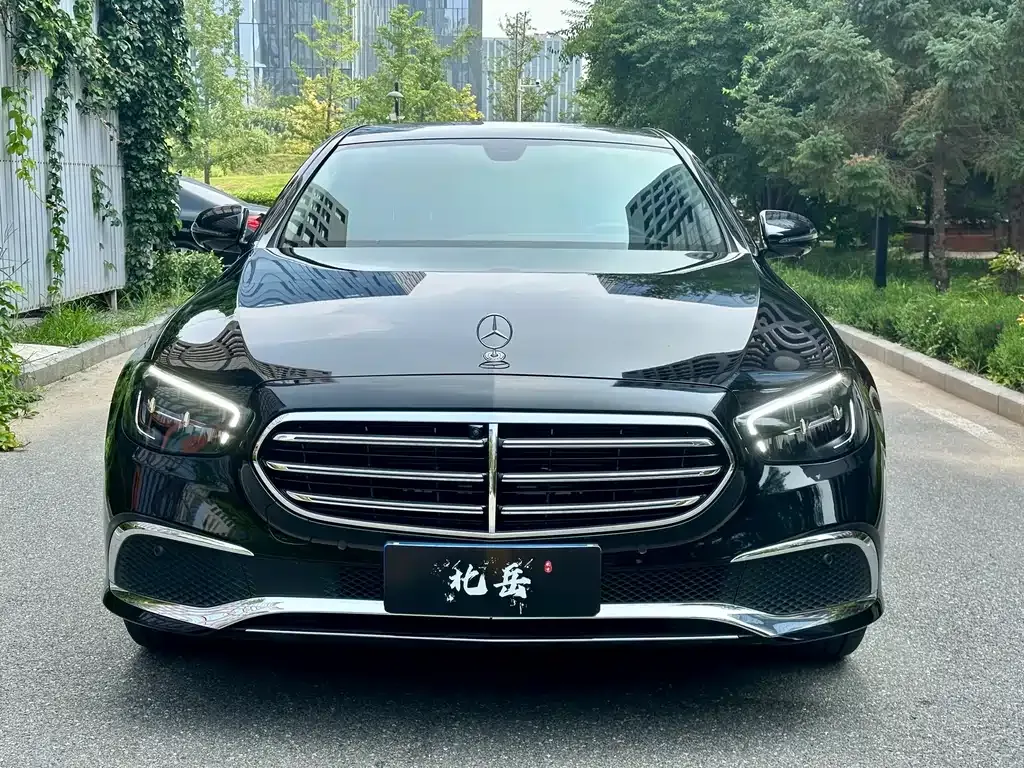 Mercedes-Benz E-Class — фото 8