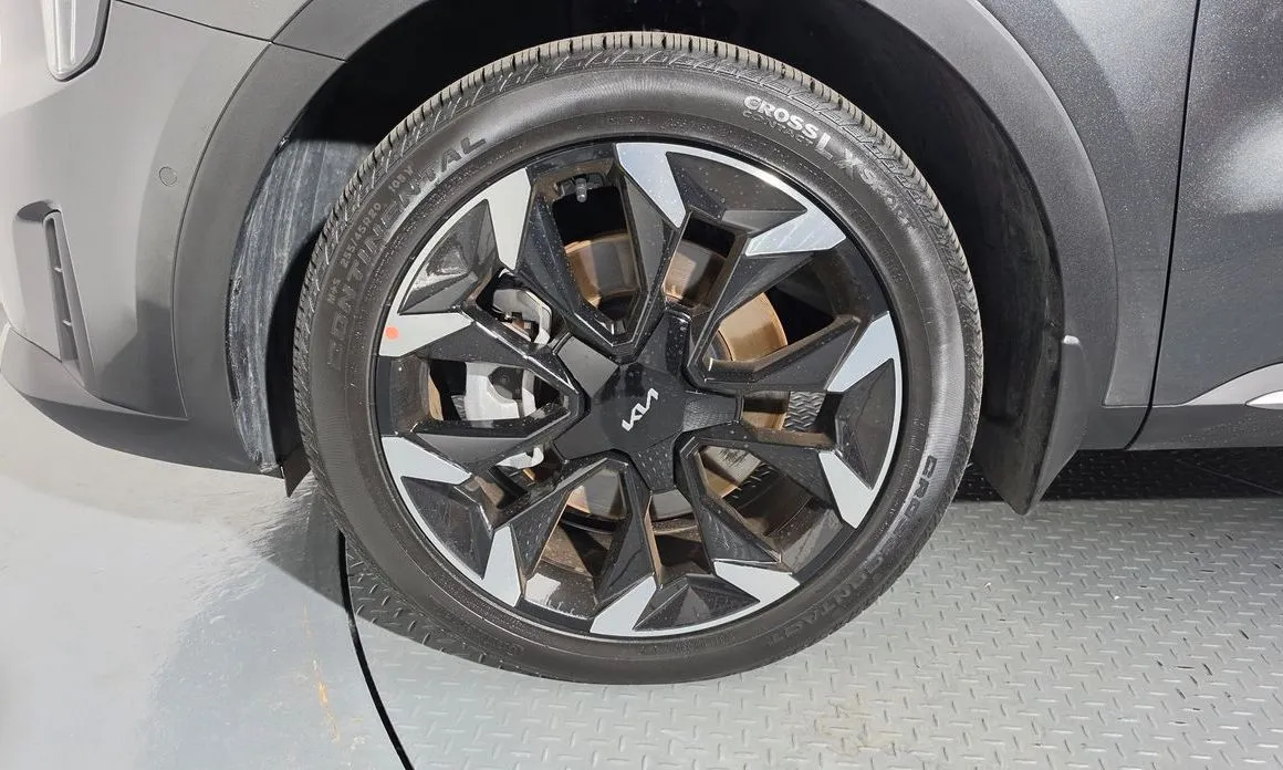 Kia Sorento — фото 9