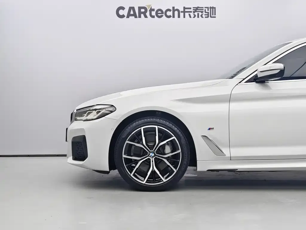 BMW 5 Series — фото 4