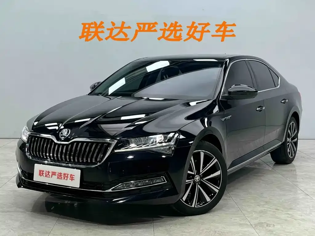 Skoda Superb — фото 1
